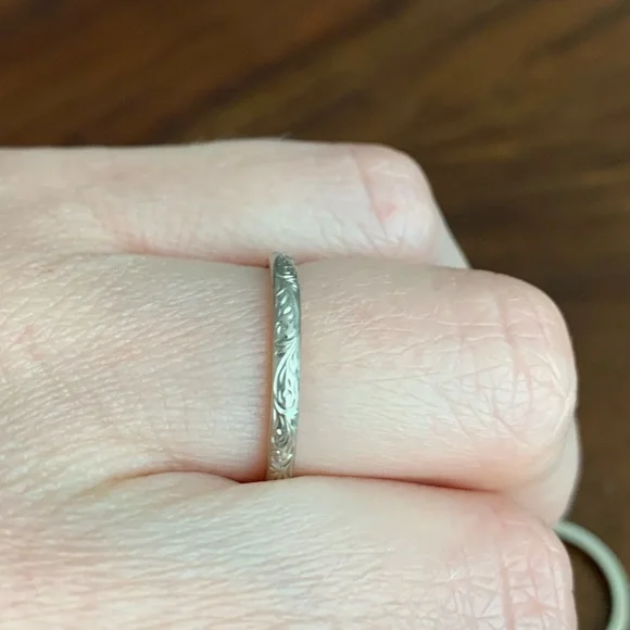 14k White gold ring with scroll engraving - Picture 4 of 6